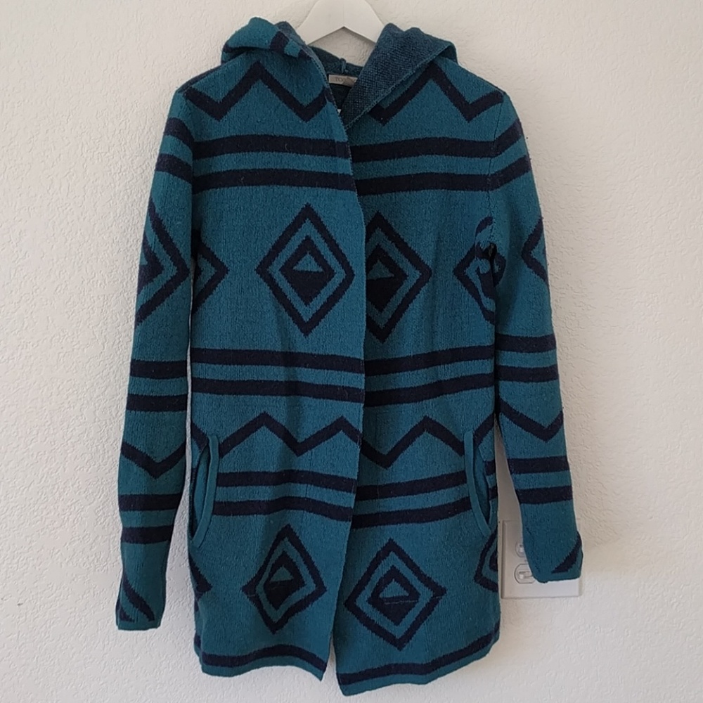 Hooded lambswool sweater